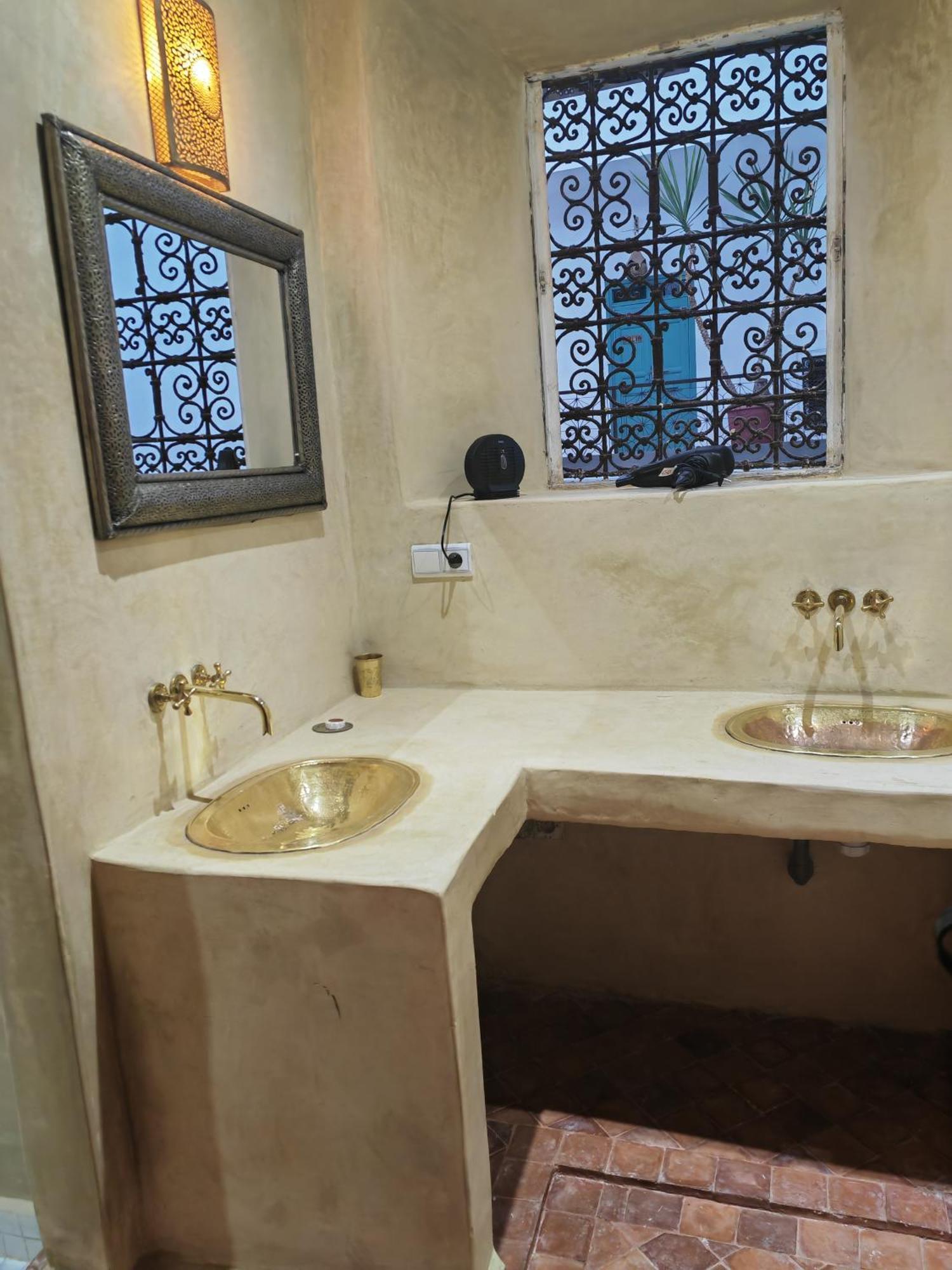 Riad Villa Berna Under Swiss Management マラケシュ エクステリア 写真